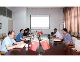 標(biāo)題：呼和浩特分院召開黨委理論中心組集體學(xué)習(xí)會(huì)
瀏覽次數(shù)：2935
發(fā)表時(shí)間：2020-06-17